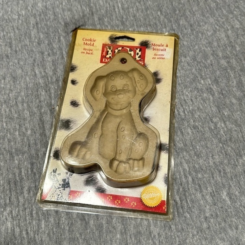 Vintage Wilton Cookie Mold 101 Dalmatians Disney Stoneware 1997
